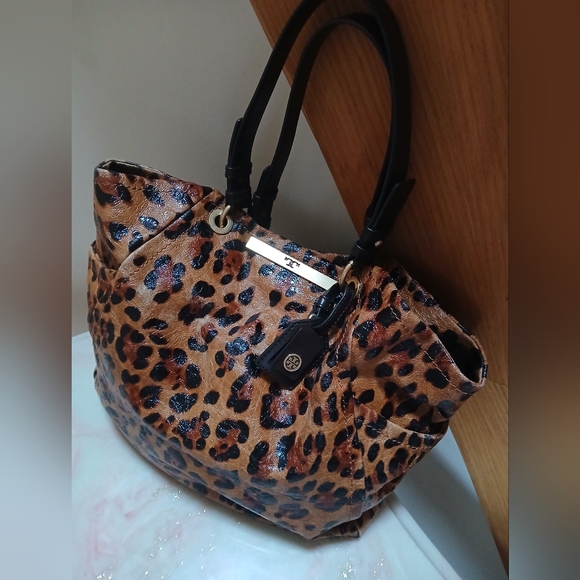 Tory Burch Ainsley Cheetah Print Leather Shopper Tote Bag - Picture 2 of 10